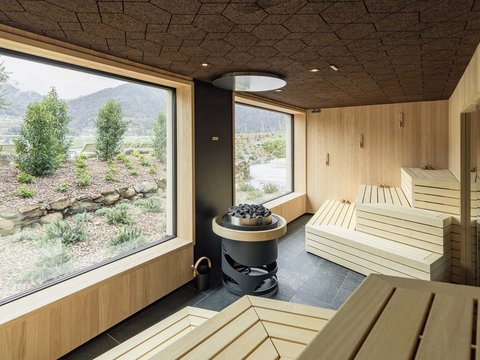 Hotel Pacherhof con tenuta vinicola: immagini e video Hotel Pacherhof con tenuta vinicola: immagini e video
