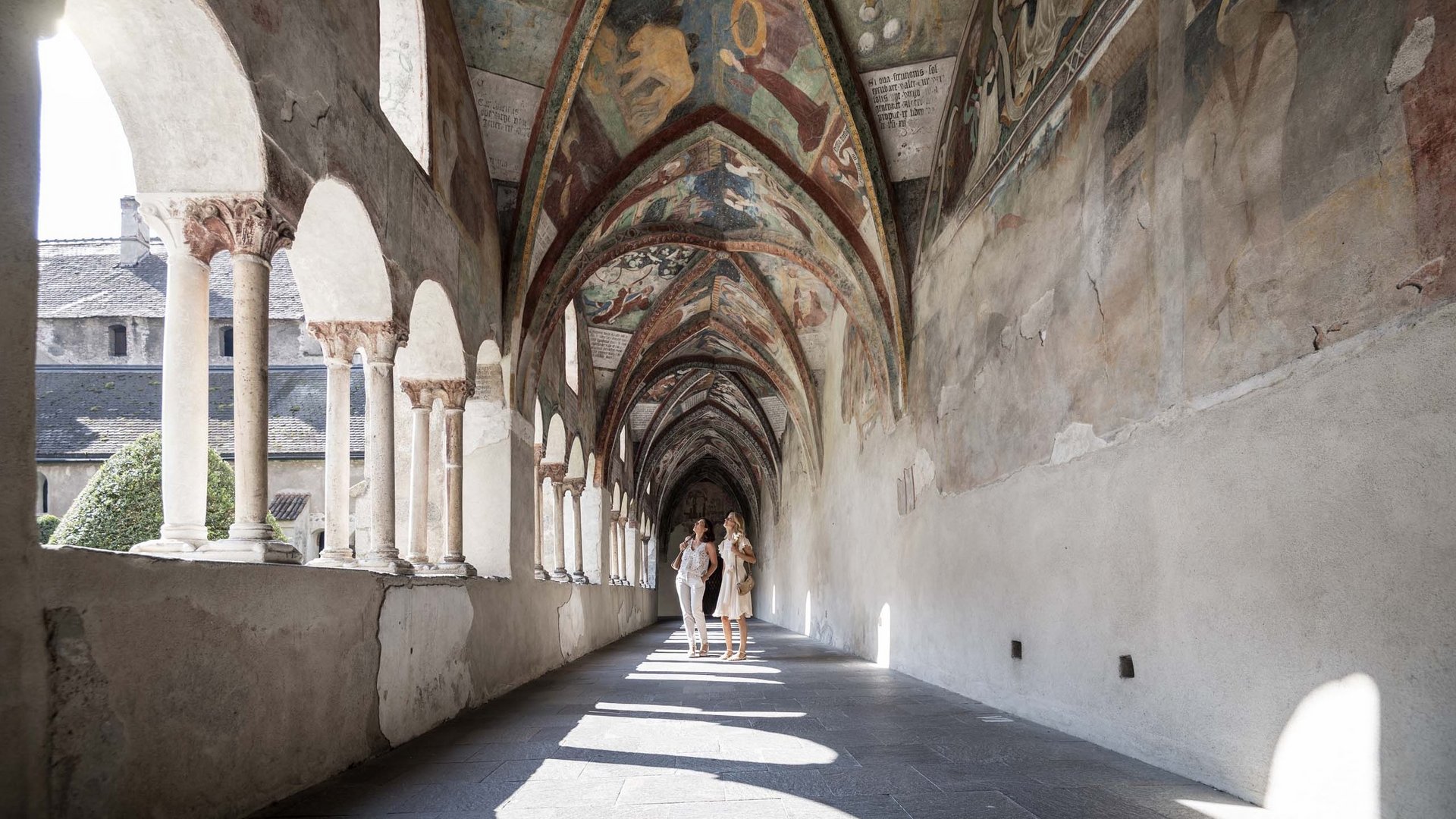 Hofburg in Brixen, Dom und Domplatz