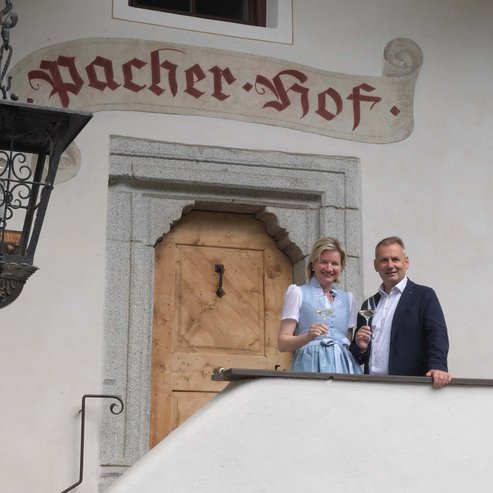 Weingutbesichtigung und Weinverkostung in Südtirol Weingutbesichtigung und Weinverkostung in Südtirol