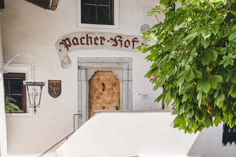 Hotel Pacherhof con tenuta vinicola: immagini e video Hotel Pacherhof con tenuta vinicola: immagini e video