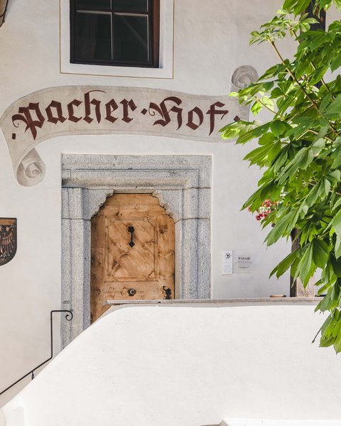 Hotel Pacherhof con tenuta vinicola: immagini e video Hotel Pacherhof con tenuta vinicola: immagini e video