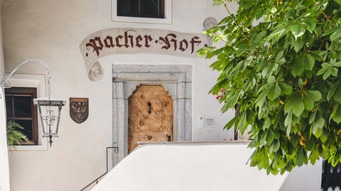 Hotel Pacherhof con tenuta vinicola: immagini e video Hotel Pacherhof con tenuta vinicola: immagini e video