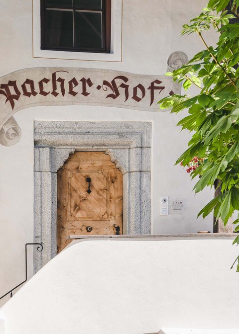 Hotel Pacherhof con tenuta vinicola: immagini e video Hotel Pacherhof con tenuta vinicola: immagini e video