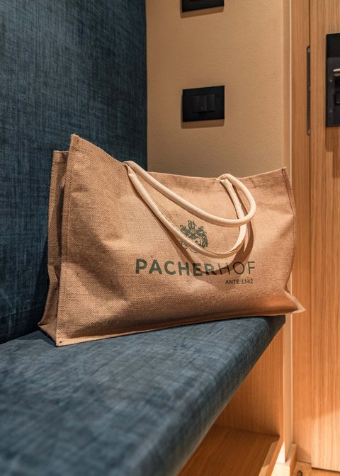 Hotel Pacherhof con tenuta vinicola: immagini e video Hotel Pacherhof con tenuta vinicola: immagini e video