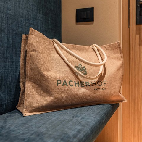 Hotel Pacherhof con tenuta vinicola: immagini e video Hotel Pacherhof con tenuta vinicola: immagini e video