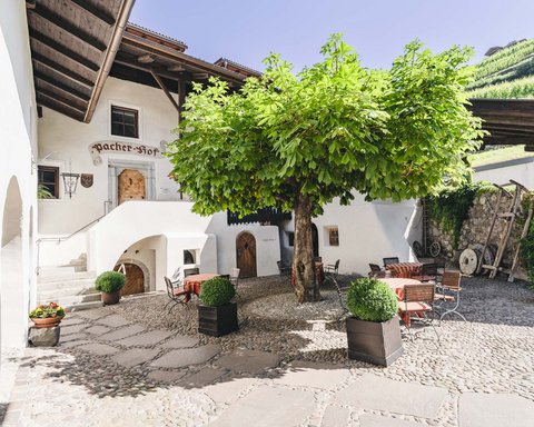 Hotel Pacherhof con tenuta vinicola: immagini e video Hotel Pacherhof con tenuta vinicola: immagini e video