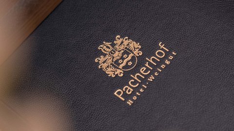 Hotel Pacherhof con tenuta vinicola: immagini e video Hotel Pacherhof con tenuta vinicola: immagini e video